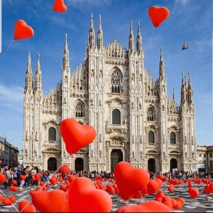 Lux Apartment Milano Metro M2 Milão Exterior foto