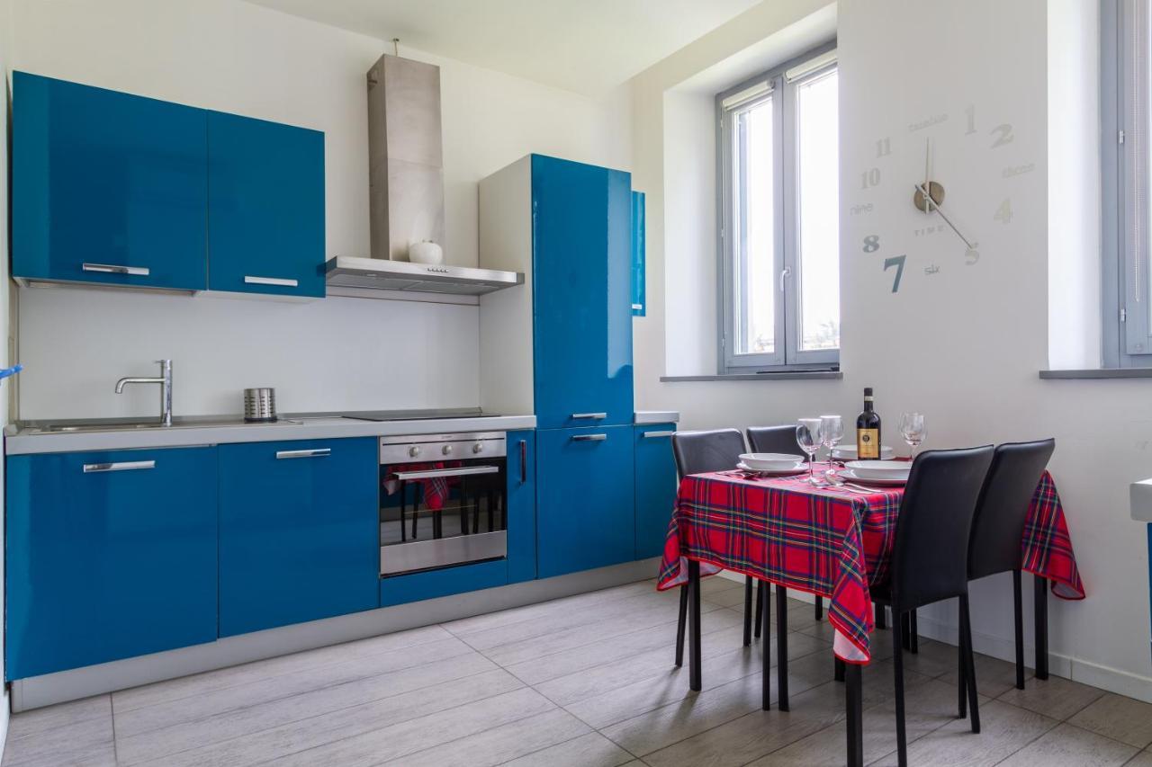 Lux Apartment Milano Metro M2 Milão Exterior foto