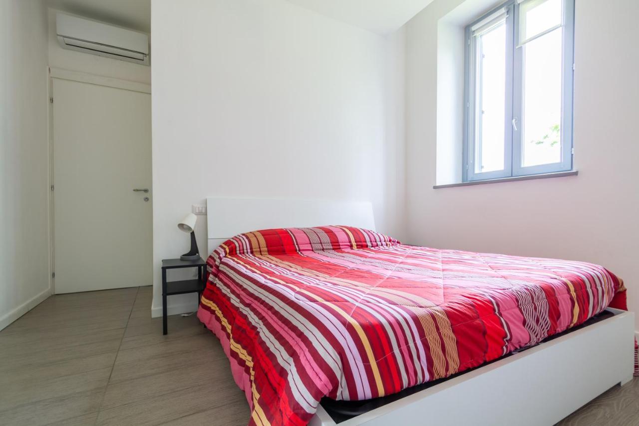 Lux Apartment Milano Metro M2 Milão Exterior foto